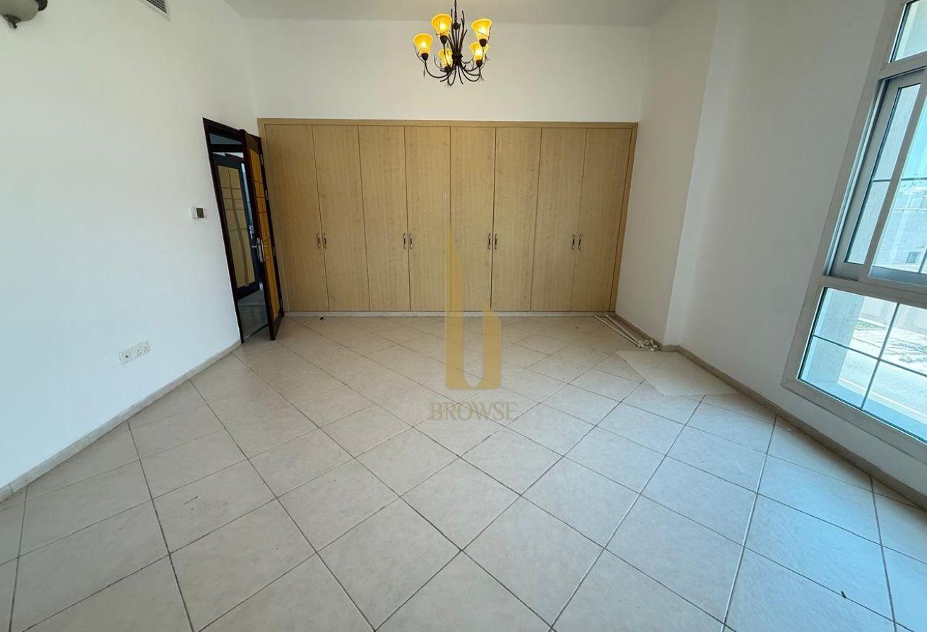 COMPOUND WITH AMENITIES OUTSIDE SEATING AREA photo 25