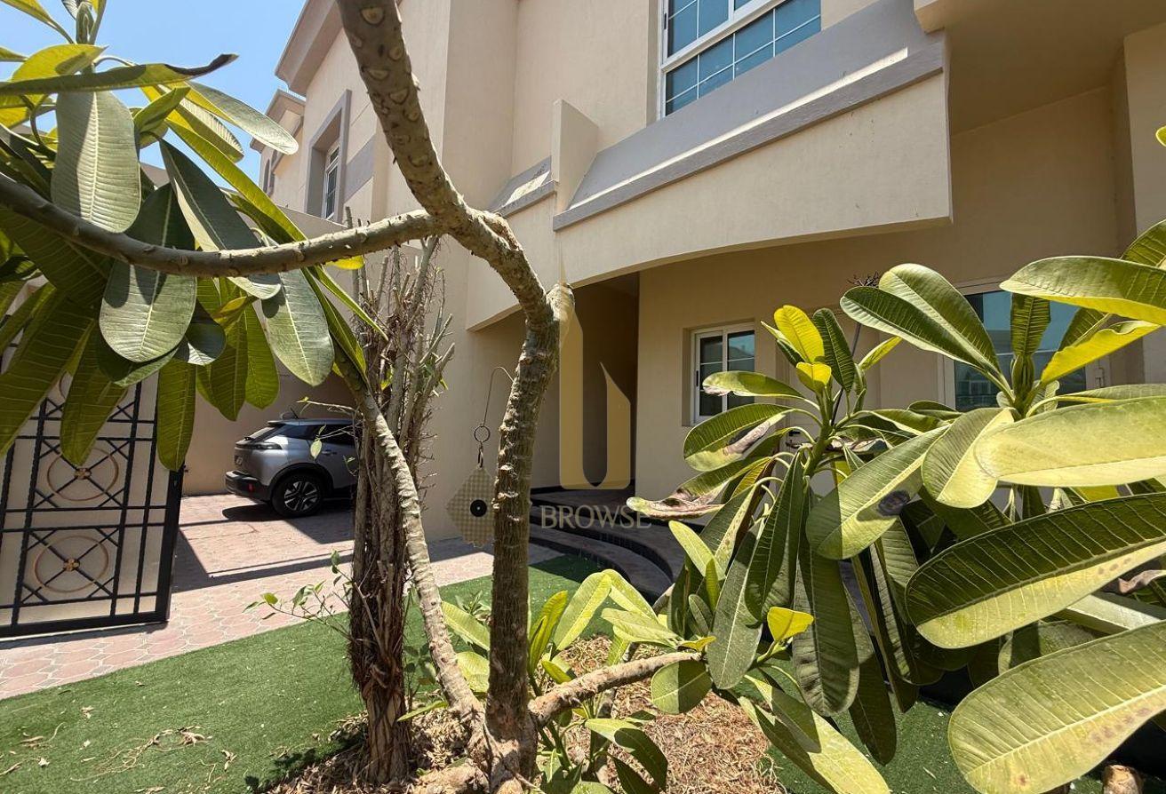 COMPOUND WITH AMENITIES OUTSIDE SEATING AREA photo 3