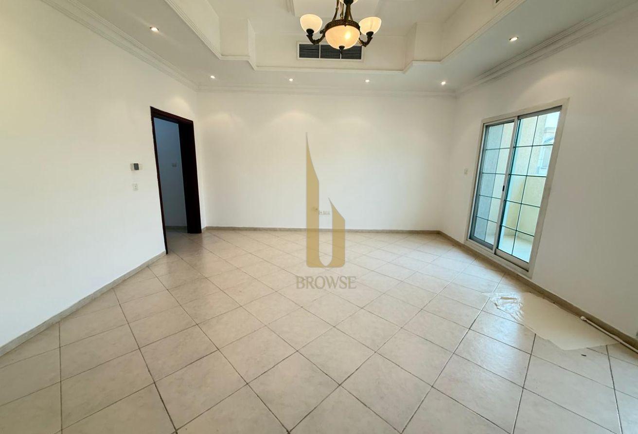 COMPOUND WITH AMENITIES OUTSIDE SEATING AREA photo 12