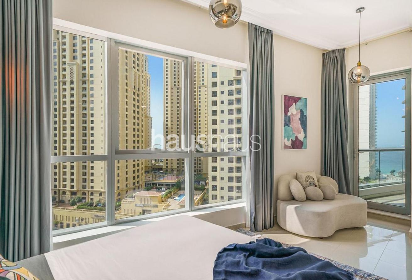 Fully Upgraded | Studio | Furnished photo 3