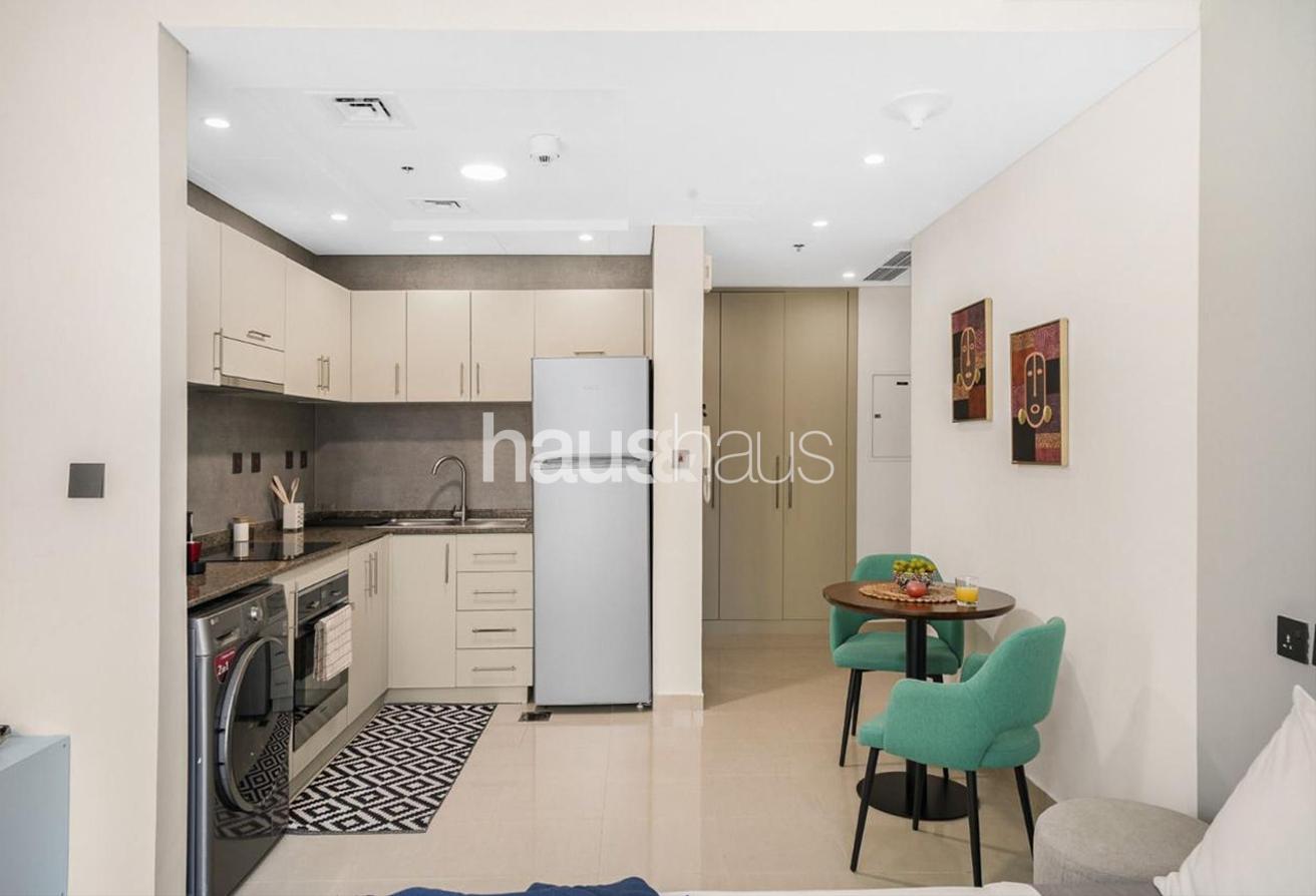 Fully Upgraded | Studio | Furnished photo 8