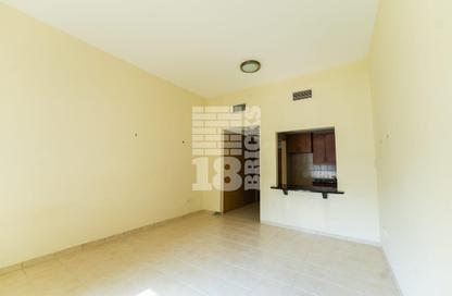Apartment - Studio - 1 for rent in Building 195 - Mogul Cluster - Discovery Gardens - Dubai