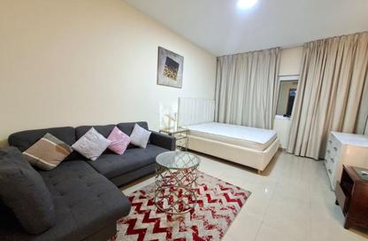 Apartment - Studio - 1 Bathroom for rent in Al Majaz 3 - Al Majaz - Sharjah Apartment - Studio - 1 Bathroom for rent in Al Majaz 3 - Al Majaz - Sharjah