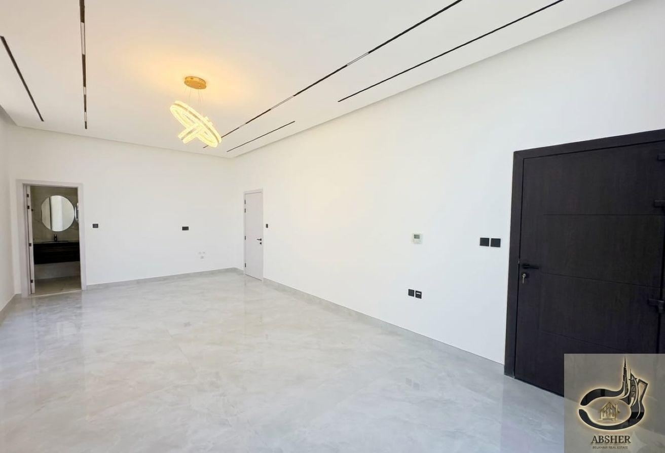 Wadi Al Shabak 4 BR+Office Modern Brand New Ready photo 5