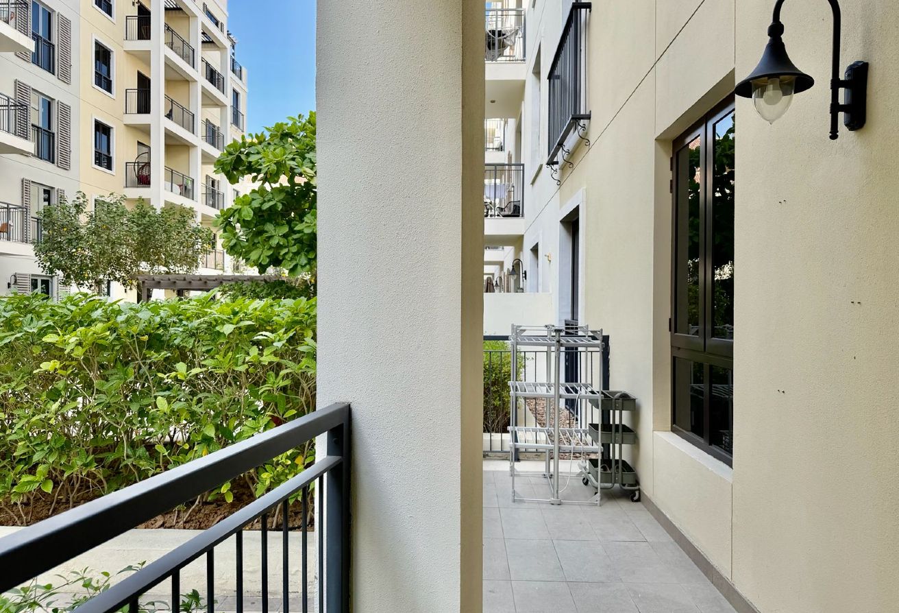 Fully Furnished I  Luxurios Beachfront I Balcony