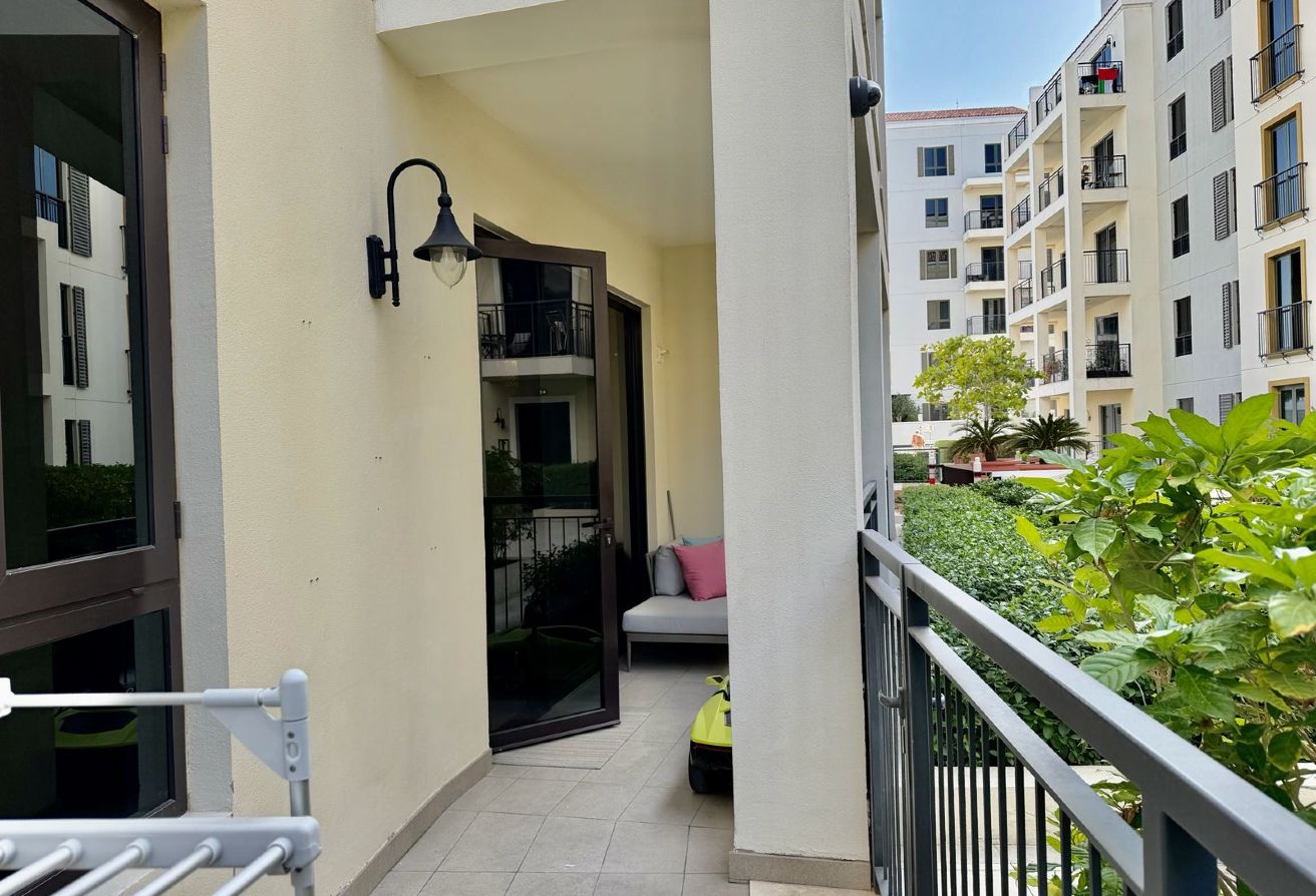 Fully Furnished I  Luxurios Beachfront I Balcony