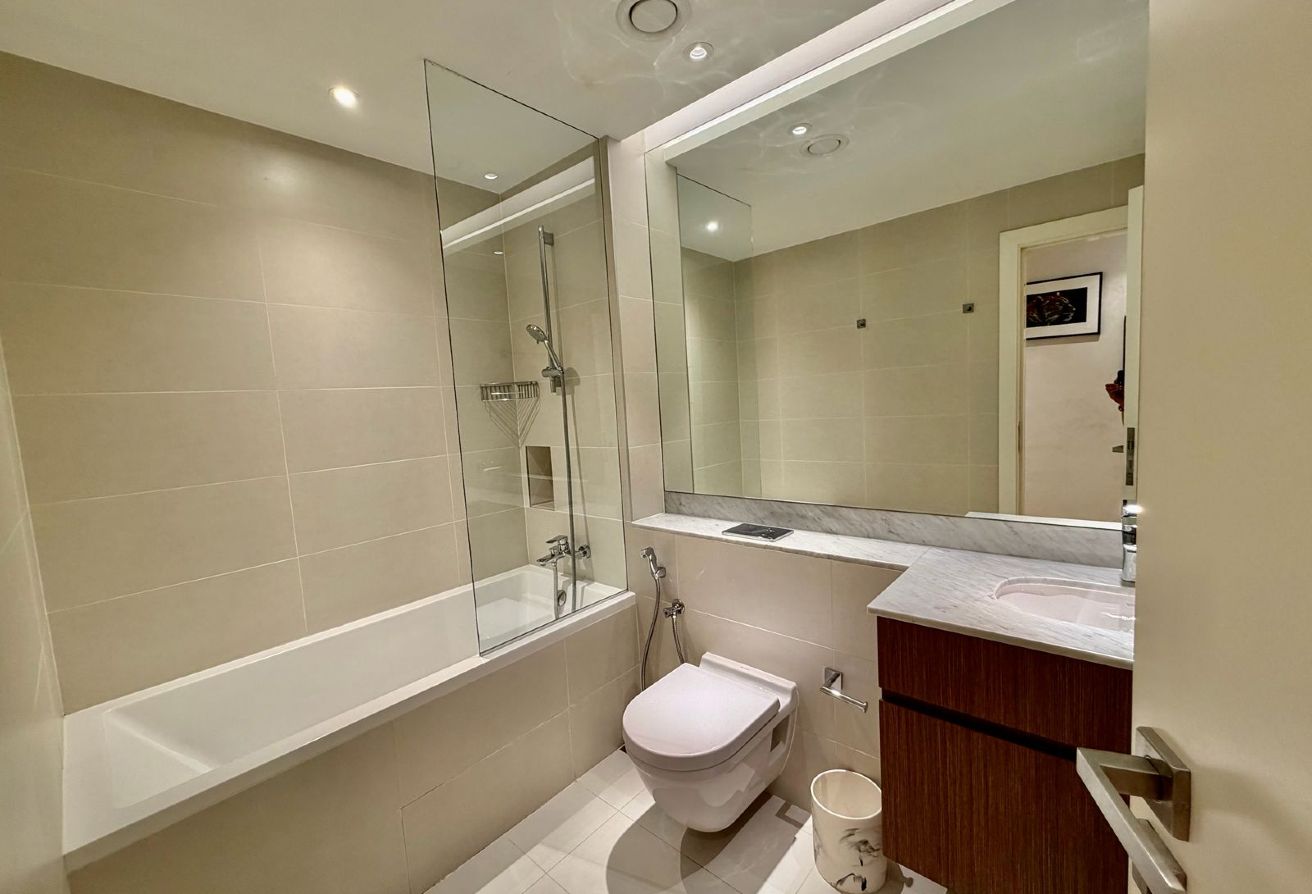 Fully Furnished I  Luxurios Beachfront I Balcony