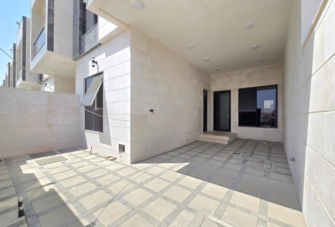 132001122 - Property Image 2