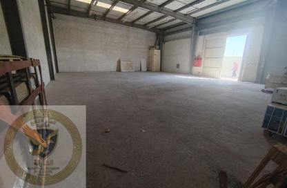 Warehouse - Studio - 1 Bathroom for rent in Al Jlail - Al Sajaa - Sharjah