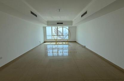 Apartment - 2 - 4 for rent in Al Majaz 2 - Al Majaz - Sharjah