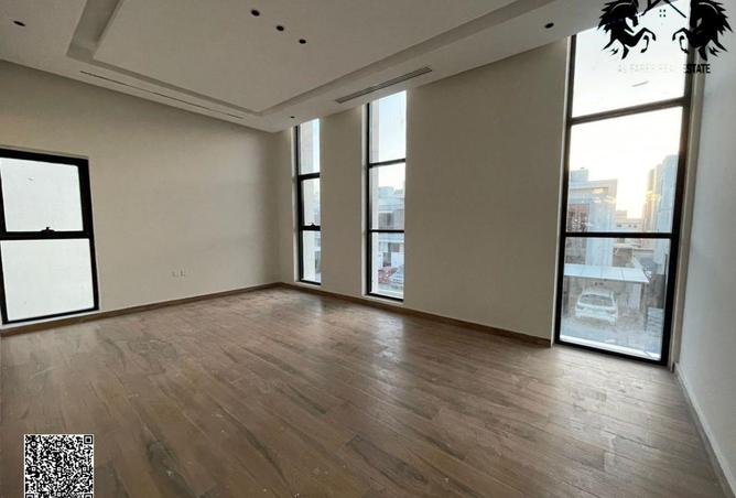 85332597 - Property Image 3