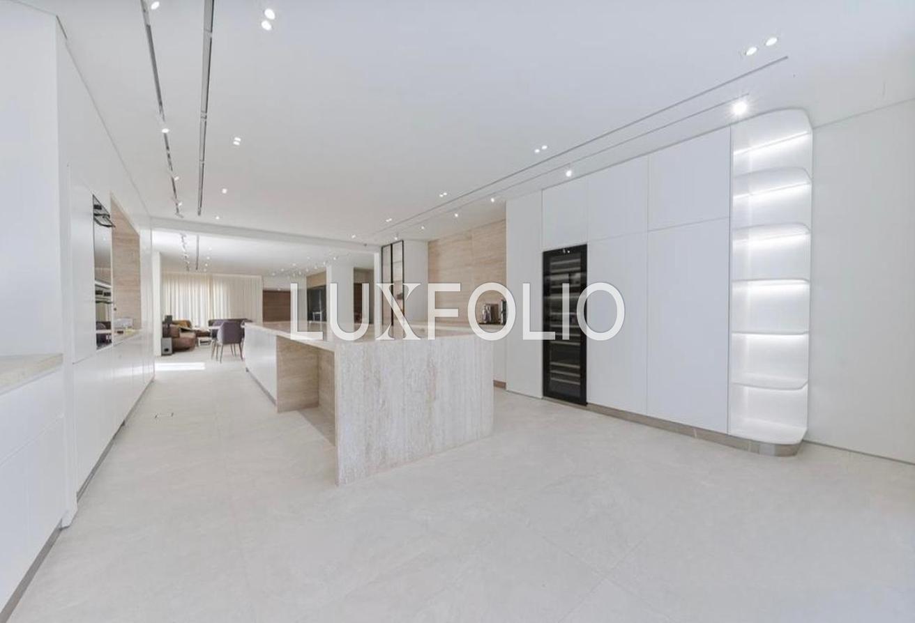 Unique | Beautifully Renovated | Open Plan Living photo 3