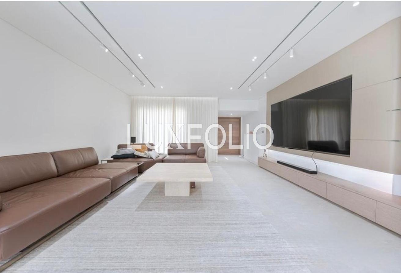Unique | Beautifully Renovated | Open Plan Living photo 4