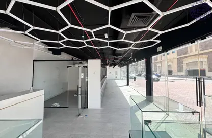 Shop - Studio - 2 Bathrooms for rent in Hessa Home Building - Oud Metha - Bur Dubai - Dubai