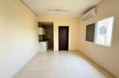 Apartment - Studio - 1 Bathroom for rent in Fire Station Road - Muwaileh - Sharjah