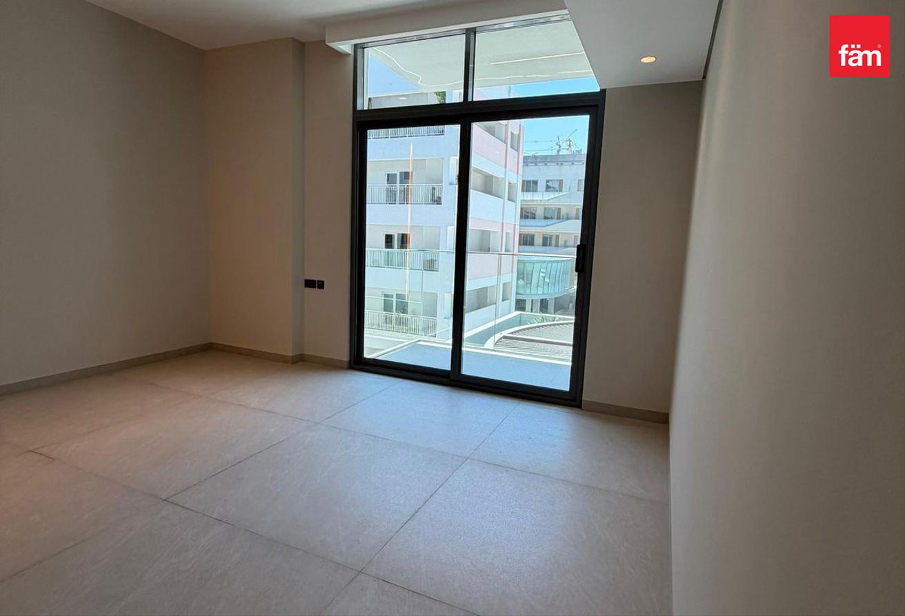 Vacant | Spacious Studio | 4 Cheques photo 4