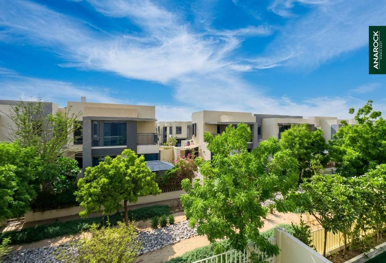 Corner Plot I Community View | Vacant photo 5