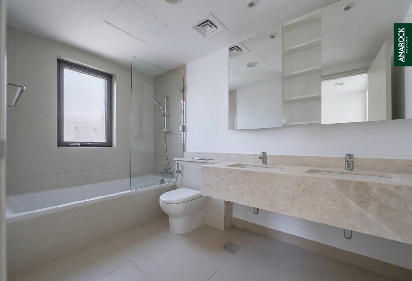 Corner Plot I Community View | Vacant photo 8