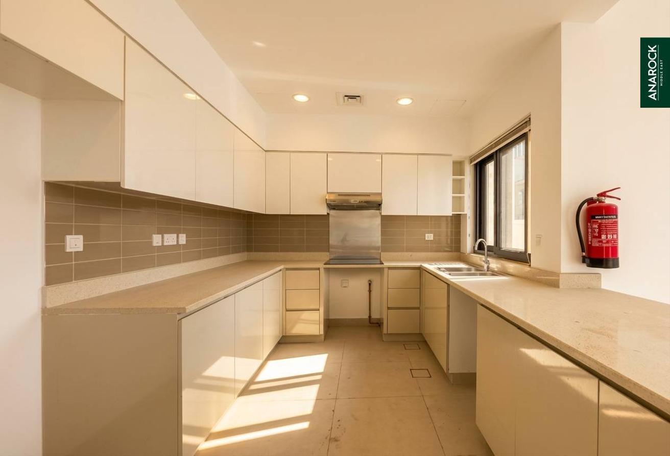 Corner Plot I Community View | Vacant photo 2