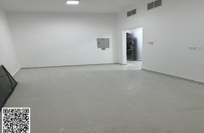 عمارة بالكامل - استوديو - 8 حمامات للبيع في الجرف الصناعية 2 - الجرف الصناعية - عجمان
