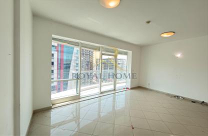 Apartment - 1 - 2 for rent in Hub Canal 1 - Hub Golf View Apartments - Dubai Sports City - Dubai