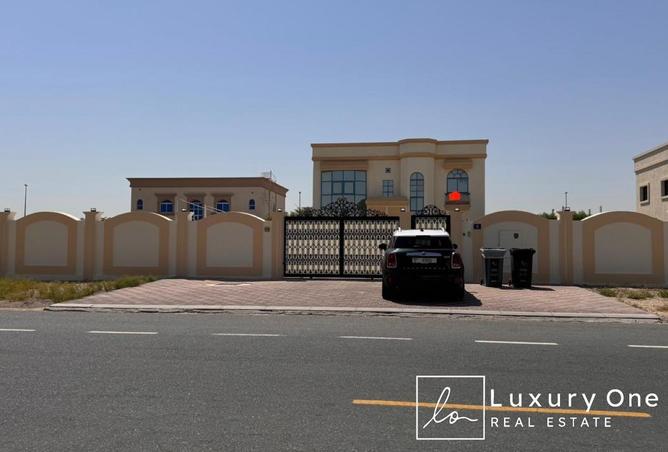 98710301 - Property Image 3