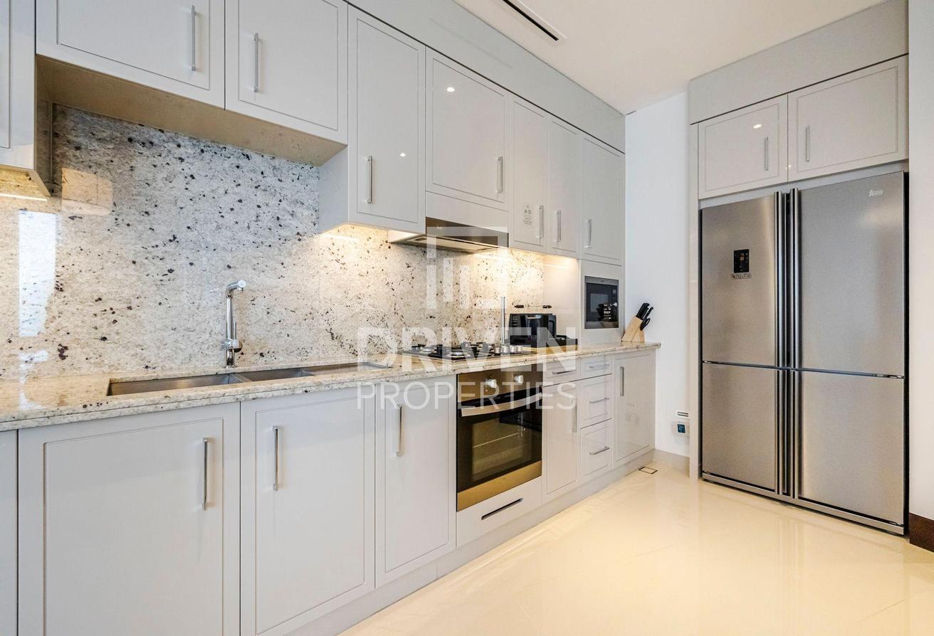 Well Maintained Unit | Top Amenities | Vacant photo 8