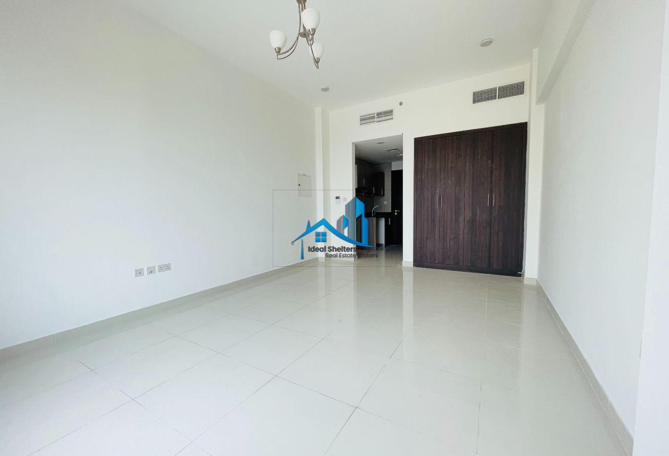 Spacious Size Studio I Near to Metro Station photo 5
