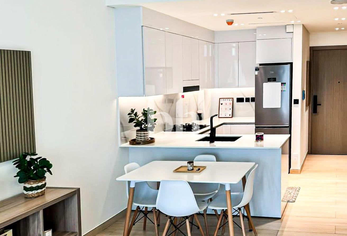 Furnished | Mid Floor | 1 Bedroom Apartment photo 12