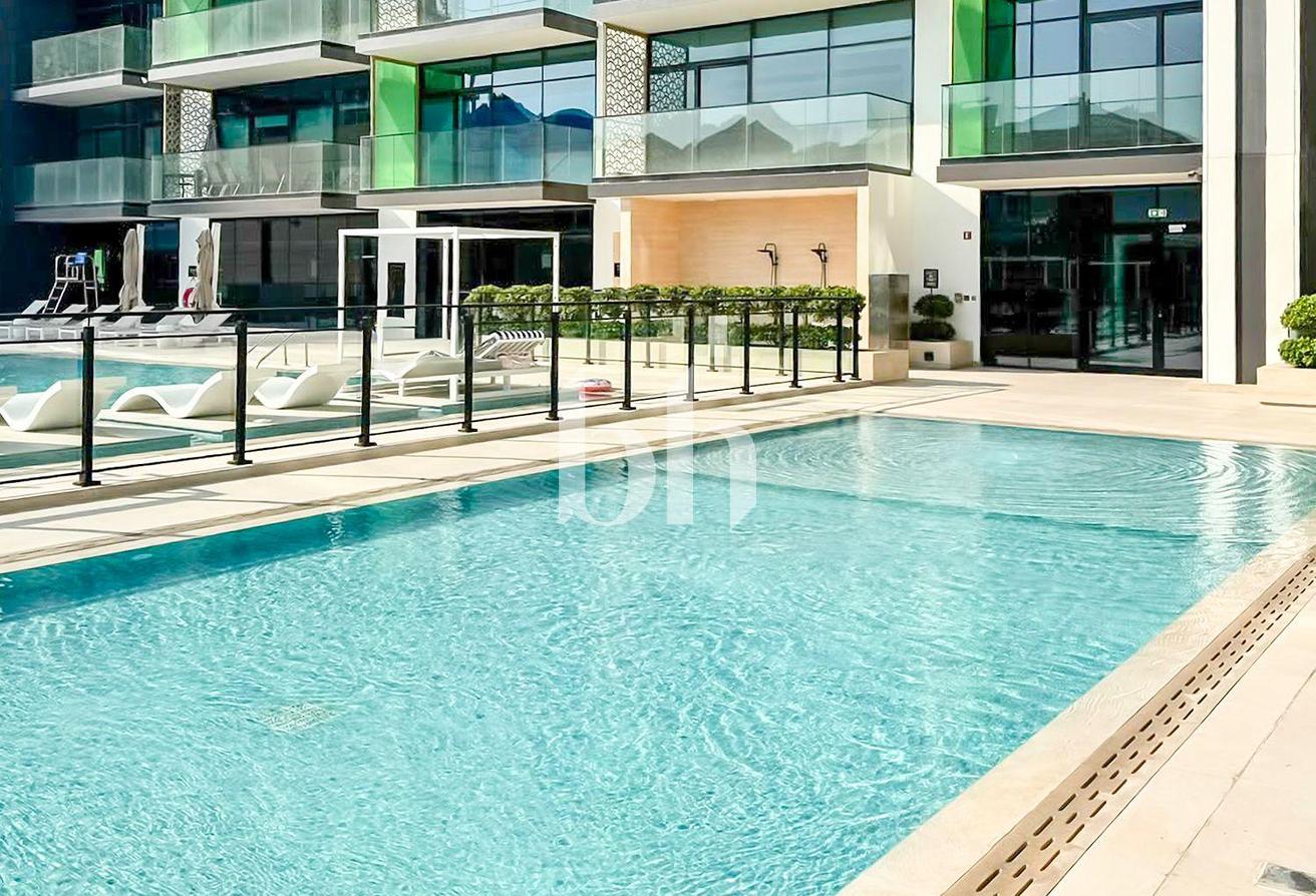 Furnished | Mid Floor | 1 Bedroom Apartment photo 6