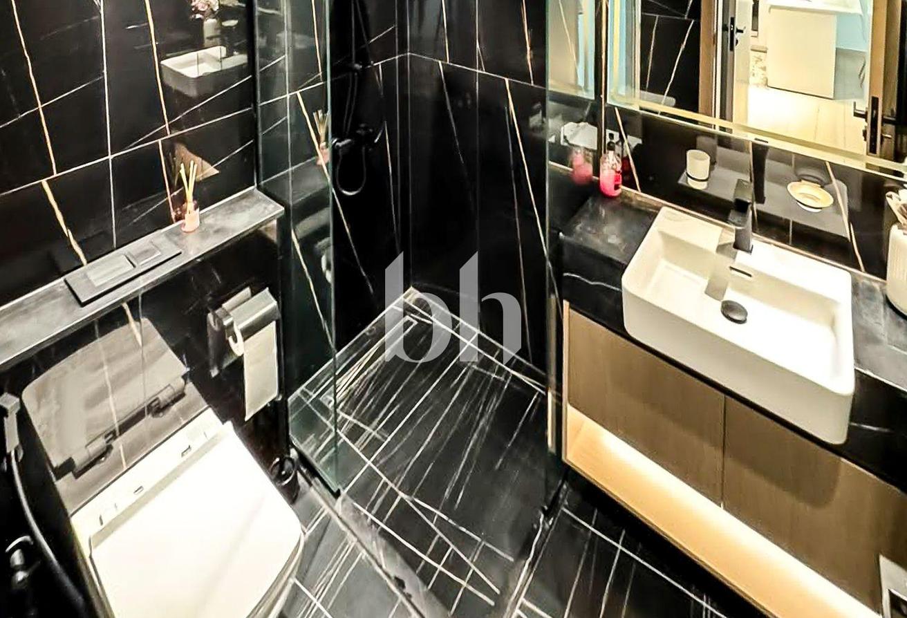 Furnished | Mid Floor | 1 Bedroom Apartment photo 15