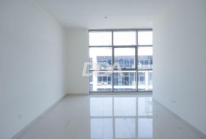 SPACIOUS 1BR | COMMUNITY LIVING | GOLF COURSE VIEW photo 2