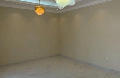Villa - 6 - 7 for sale in Al Mansoura - Al Sharq - Sharjah