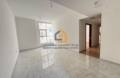 Apartment - 2 Bedrooms - 2 Bathrooms for rent in Thuraya Al Majaz Building - Al Majaz 3 - Al Majaz - Sharjah