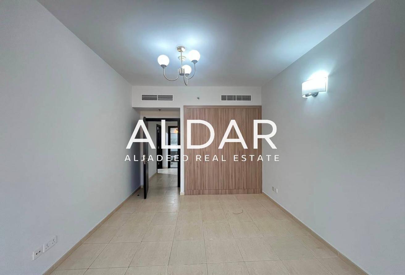 Closed To Mall | Fully Upgraded Unit | Vacant photo 5