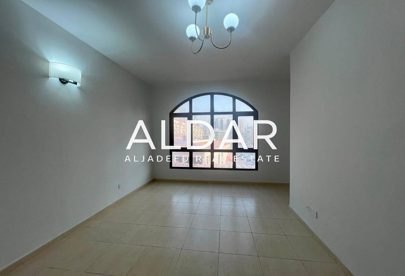 Closed To Mall | Fully Upgraded Unit | Vacant photo 4