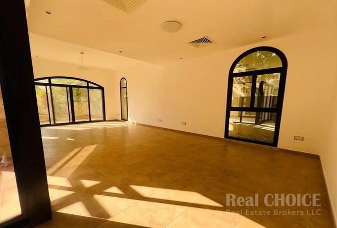 74623381 - Property Image 2