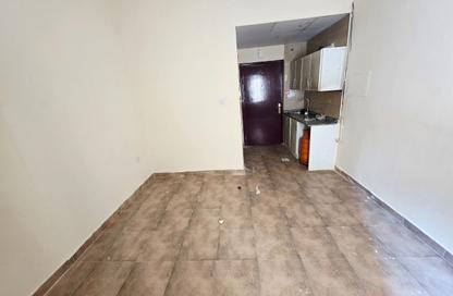Apartment - Studio - 1 for rent in Fire Station Road - Muwaileh - Sharjah