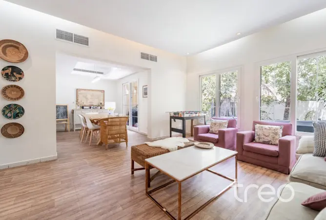 135602915 - Property Image 3