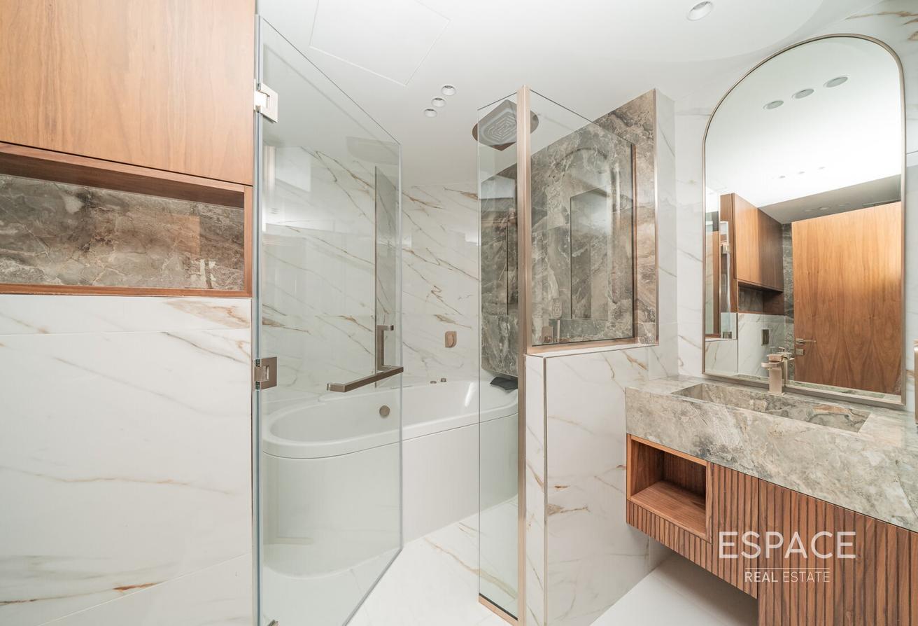 Fully upgraded | Marina view photo 14