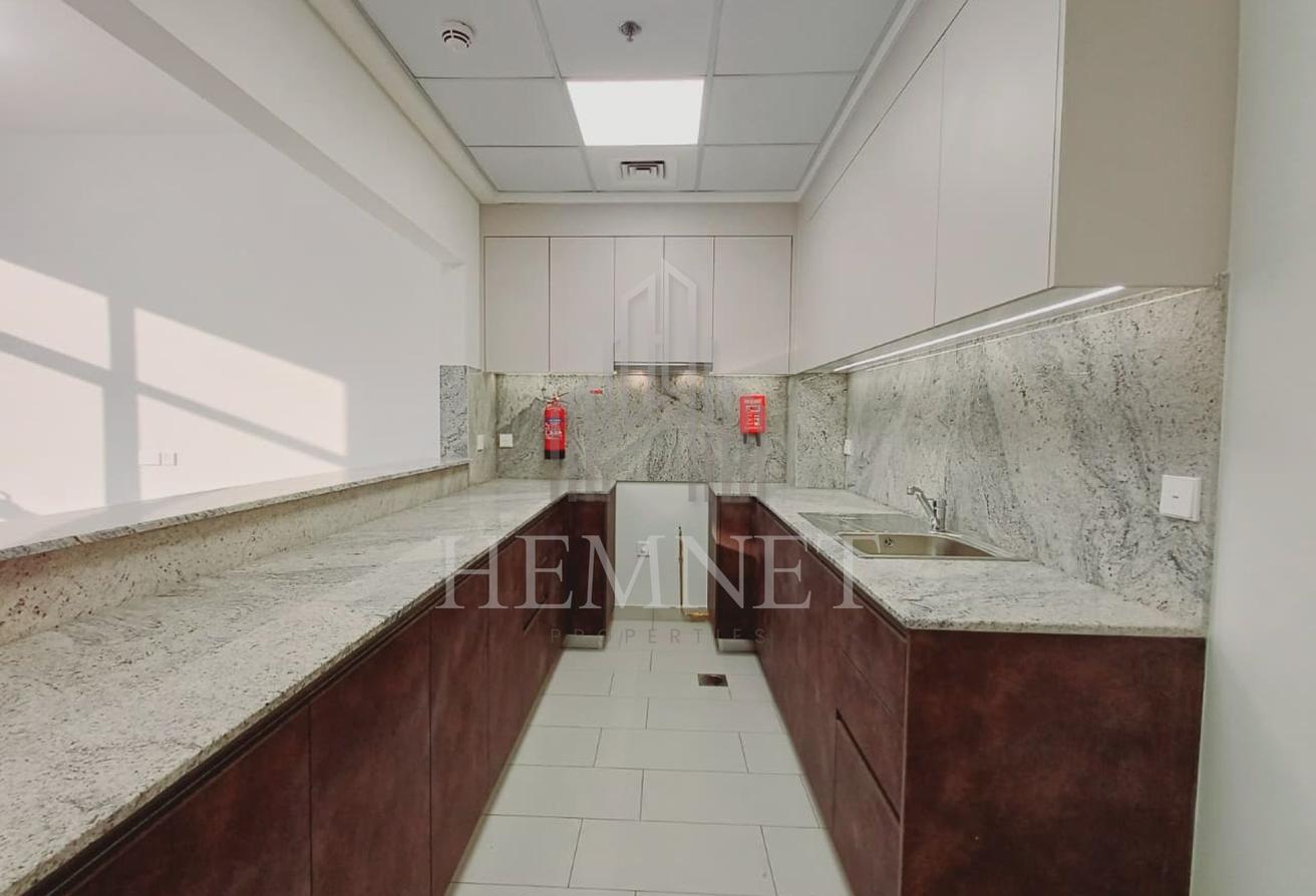 Best Layout 1BR | Near Metro | Chiller Free photo 16