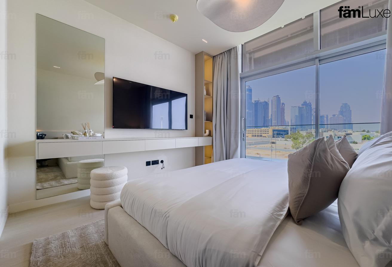 Fully Upgraded | Rare Corner Unit | Vacant Now photo 12