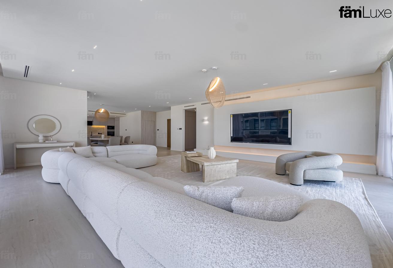 Fully Upgraded | Rare Corner Unit | Vacant Now photo 4