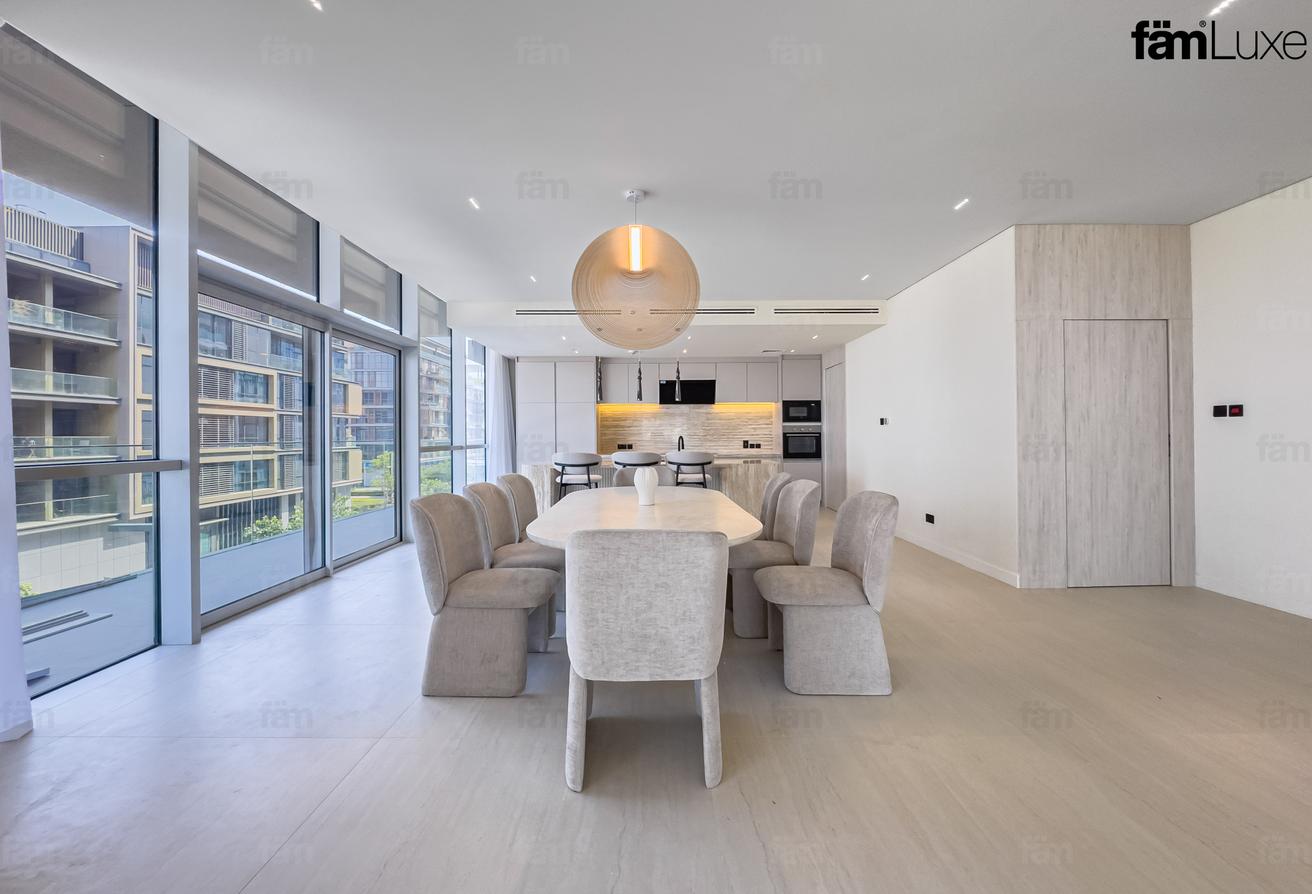 Fully Upgraded | Rare Corner Unit | Vacant Now photo 7