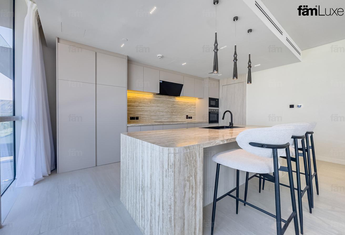 Fully Upgraded | Rare Corner Unit | Vacant Now photo 11