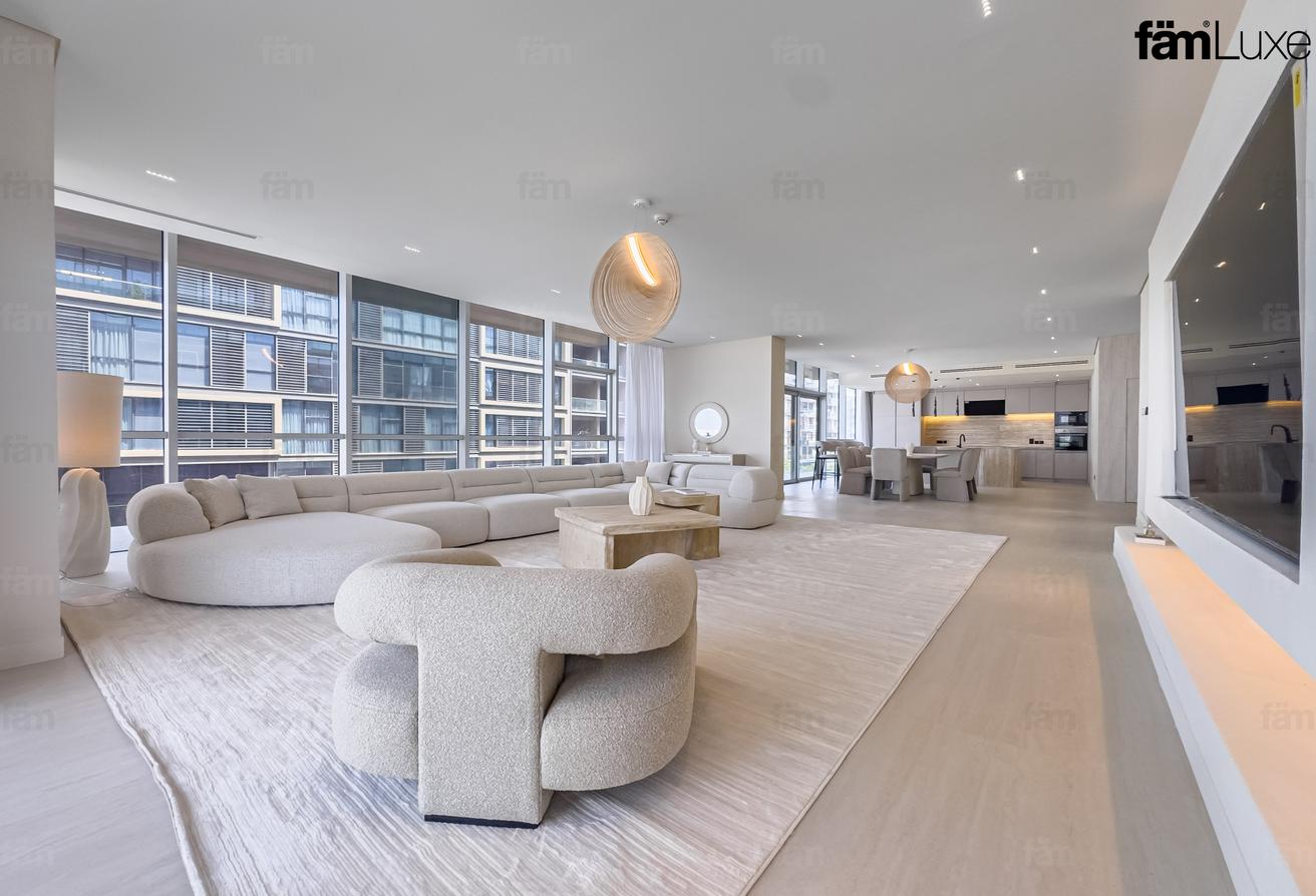Fully Upgraded | Rare Corner Unit | Vacant Now photo 2