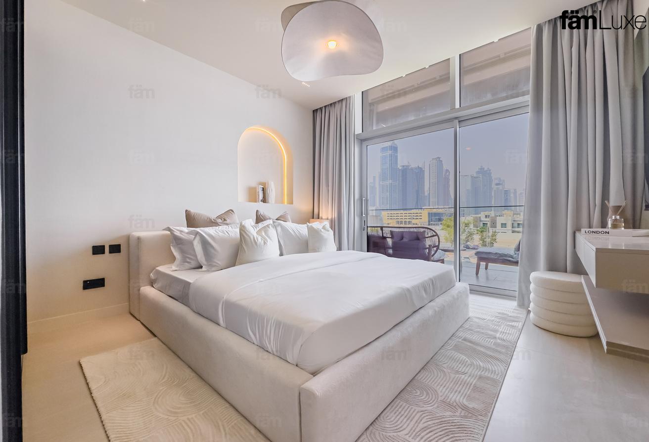 Fully Upgraded | Rare Corner Unit | Vacant Now photo 13