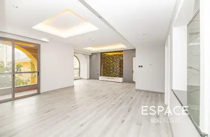 شقة - 2 غرف نوم - 3 حمامات للايجار في مرجان 5 - مرجان - جميرا بيتش ريزيدنس - دبي