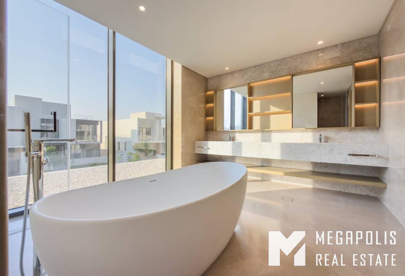Basement | Rooftop | Lagoon View | Landscaped photo 8