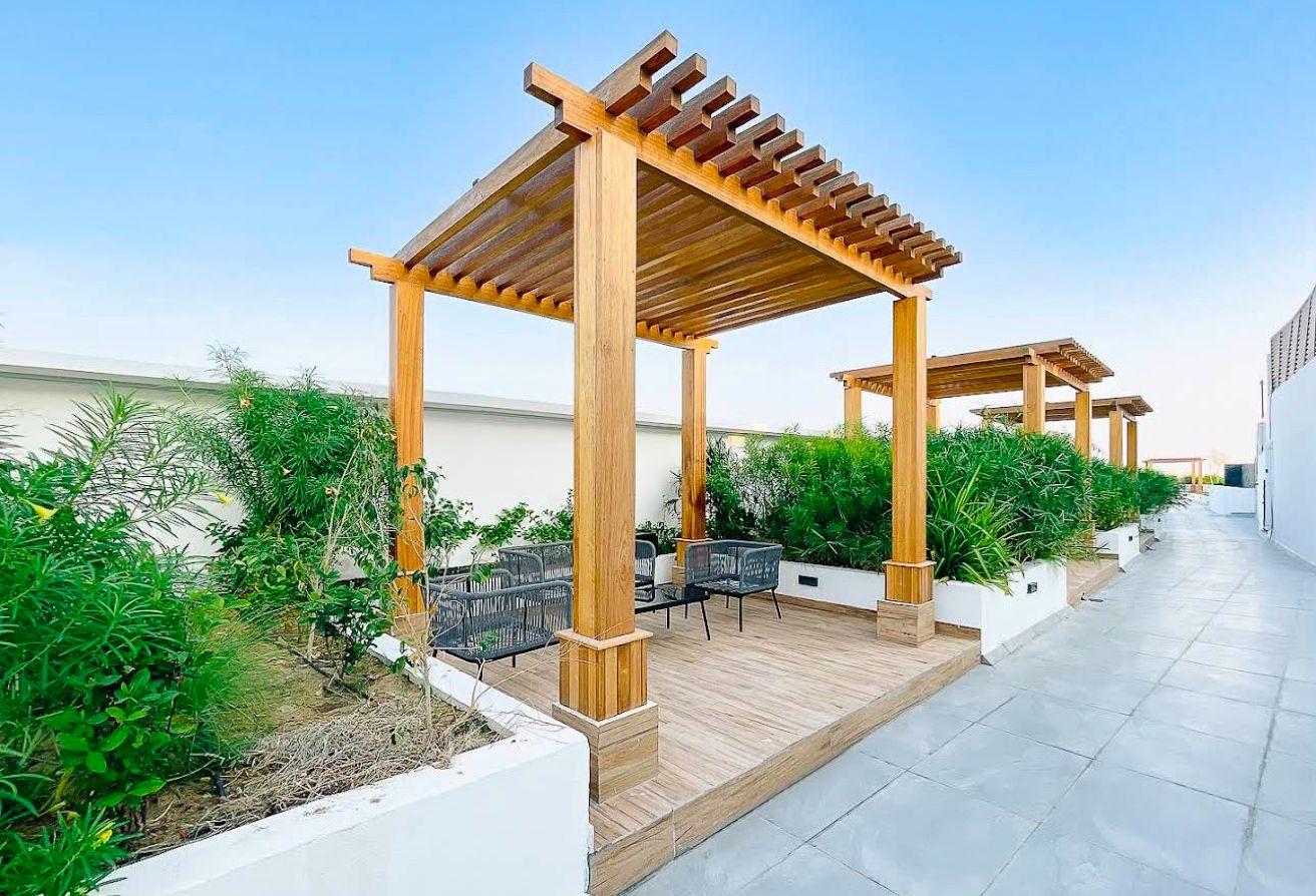 Spacious | Modern Unit | Balcony photo 4